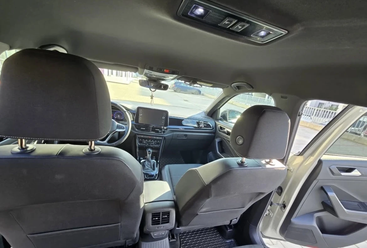 VW T-Roc 1.5 TSI, снимка 9 - Автомобили и джипове - 53942644