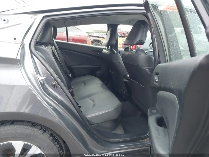 Toyota Prius 1.8l Prime Xle, снимка 8 - Автомобили и джипове - 54011134