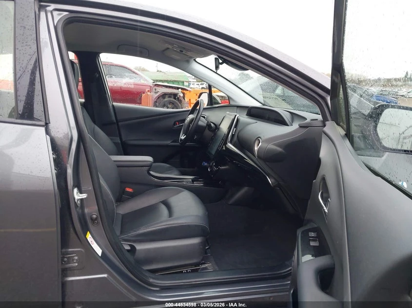 Toyota Prius 1.8l Prime Xle, снимка 5 - Автомобили и джипове - 54011134