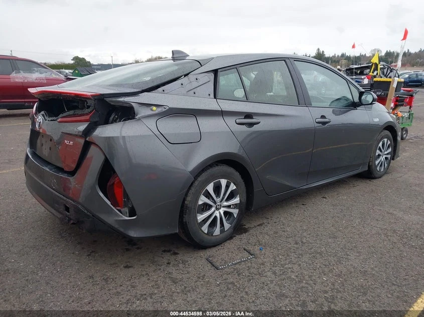Toyota Prius 1.8l Prime Xle, снимка 4 - Автомобили и джипове - 54011134