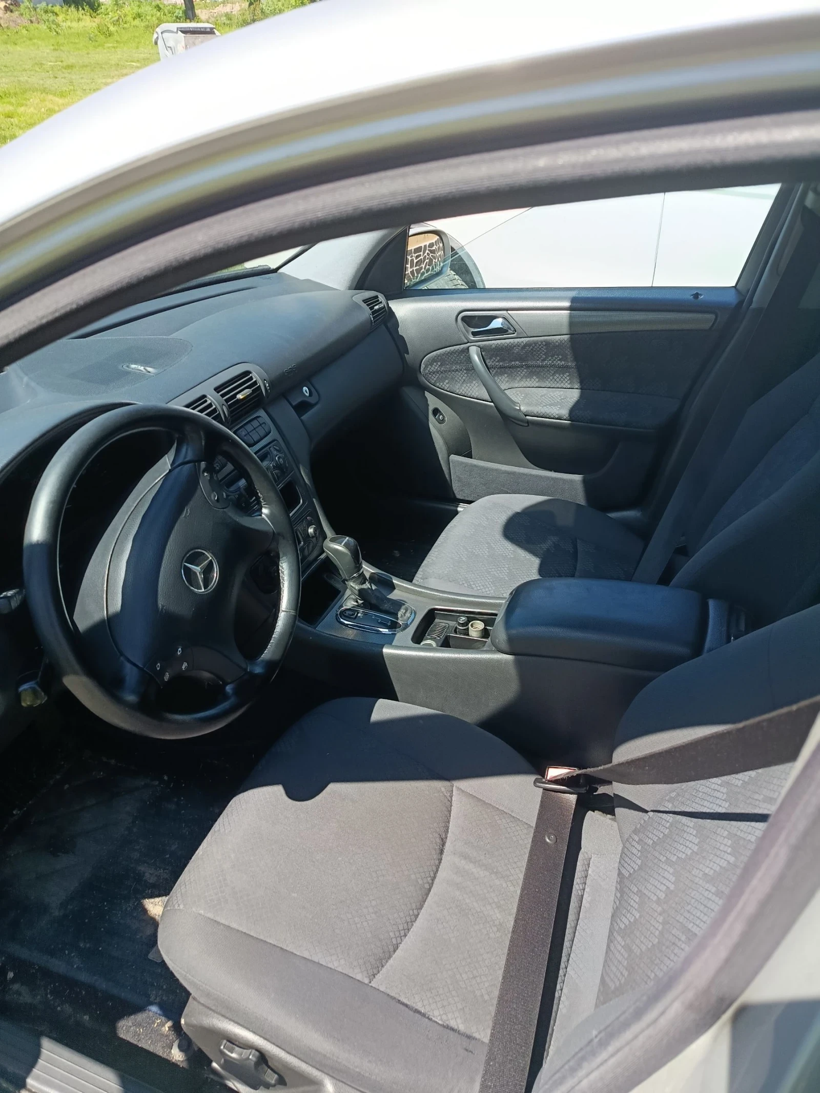 Mercedes-Benz C 220 Avantgarde, снимка 5 - Автомобили и джипове - 54604066