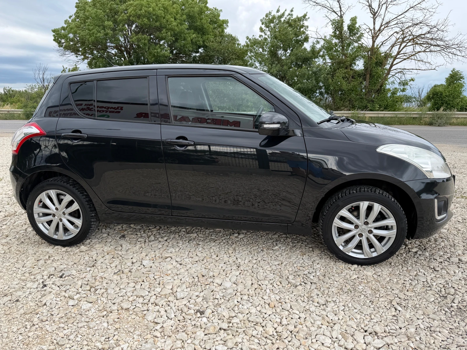 Suzuki Swift 1.3i/90p.s-4x4/Facelift-Euro 5b, снимка 8 - Автомобили и джипове - 54886788