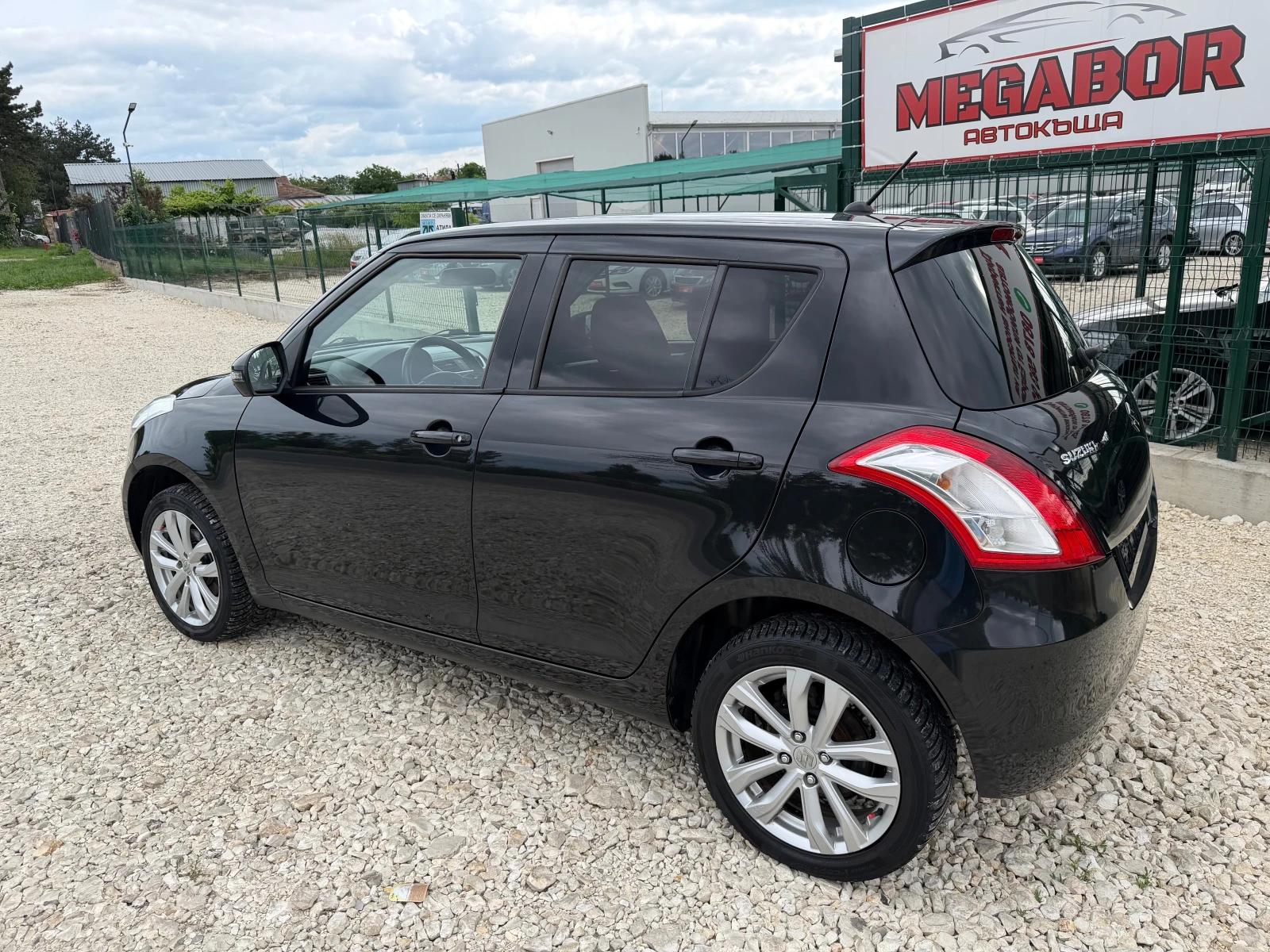 Suzuki Swift 1.3i/90p.s-4x4/Facelift-Euro 5b, снимка 4 - Автомобили и джипове - 54886788