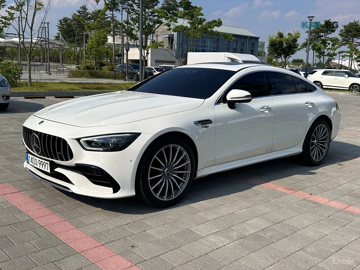 Mercedes-Benz AMG GT 43* 4MATIC* 360* HEAD UP* BURMASTER* ОБДУХВАНЕ* LA, снимка 4 - Автомобили и джипове - 55101850