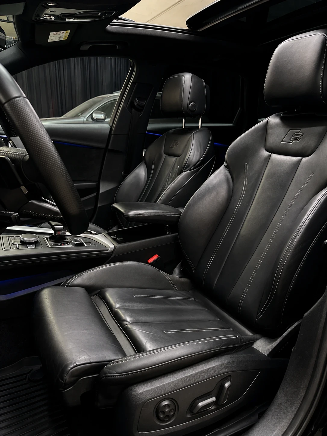 Audi A4 3XSLINE :: DISTRONIK::PANORAMA::DIGITAL::AMBIENTE:, снимка 10 - Автомобили и джипове - 55607230