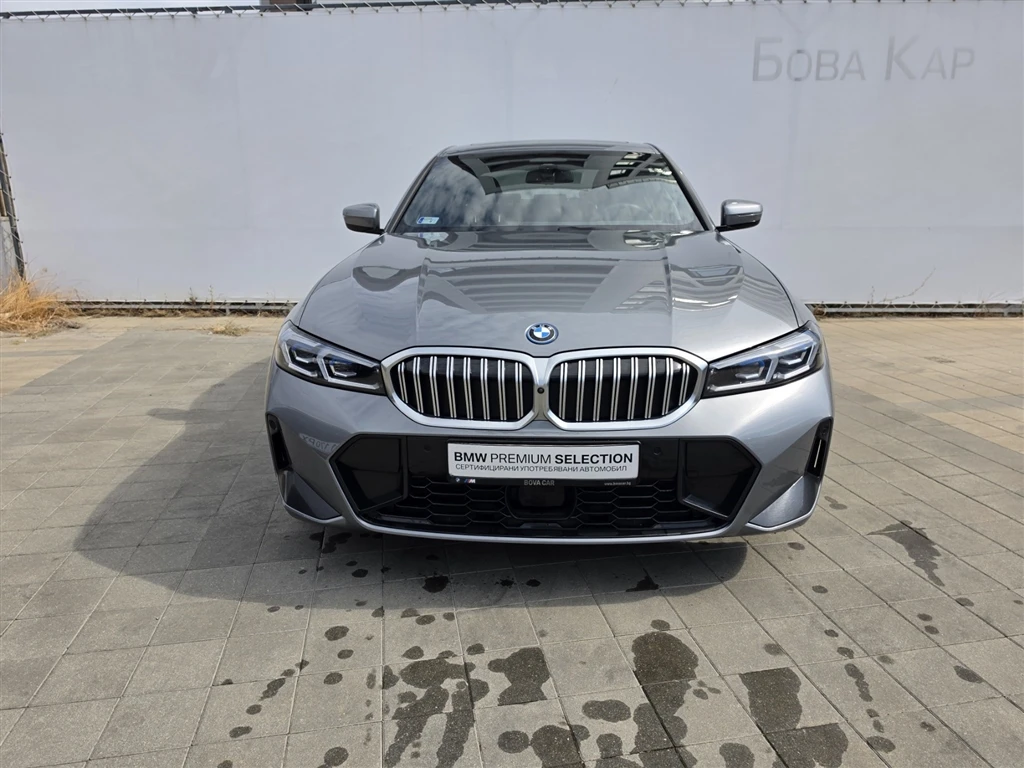 BMW 330 xDrive Sedan (MX), снимка 12 - Автомобили и джипове - 55816840