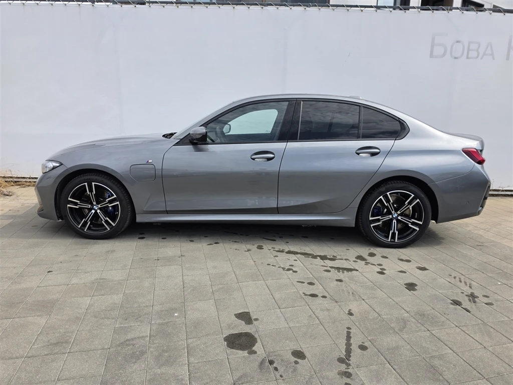 BMW 330 xDrive Sedan (MX), снимка 3 - Автомобили и джипове - 55816840