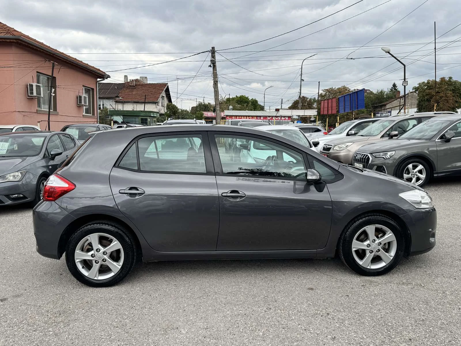Toyota Auris 1.4D4D-FACE-АВТОМАТ.-ЛИЗИНГ, снимка 4 - Автомобили и джипове - 56326239