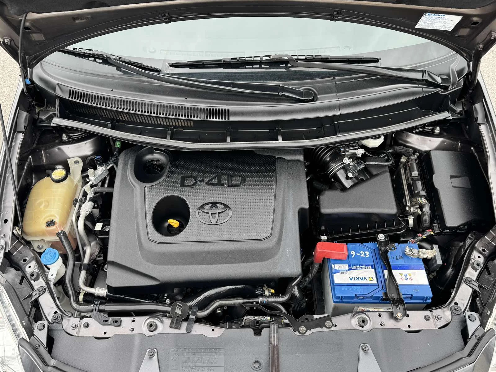 Toyota Auris 1.4D4D-FACE-АВТОМАТ.-ЛИЗИНГ, снимка 10 - Автомобили и джипове - 56326239