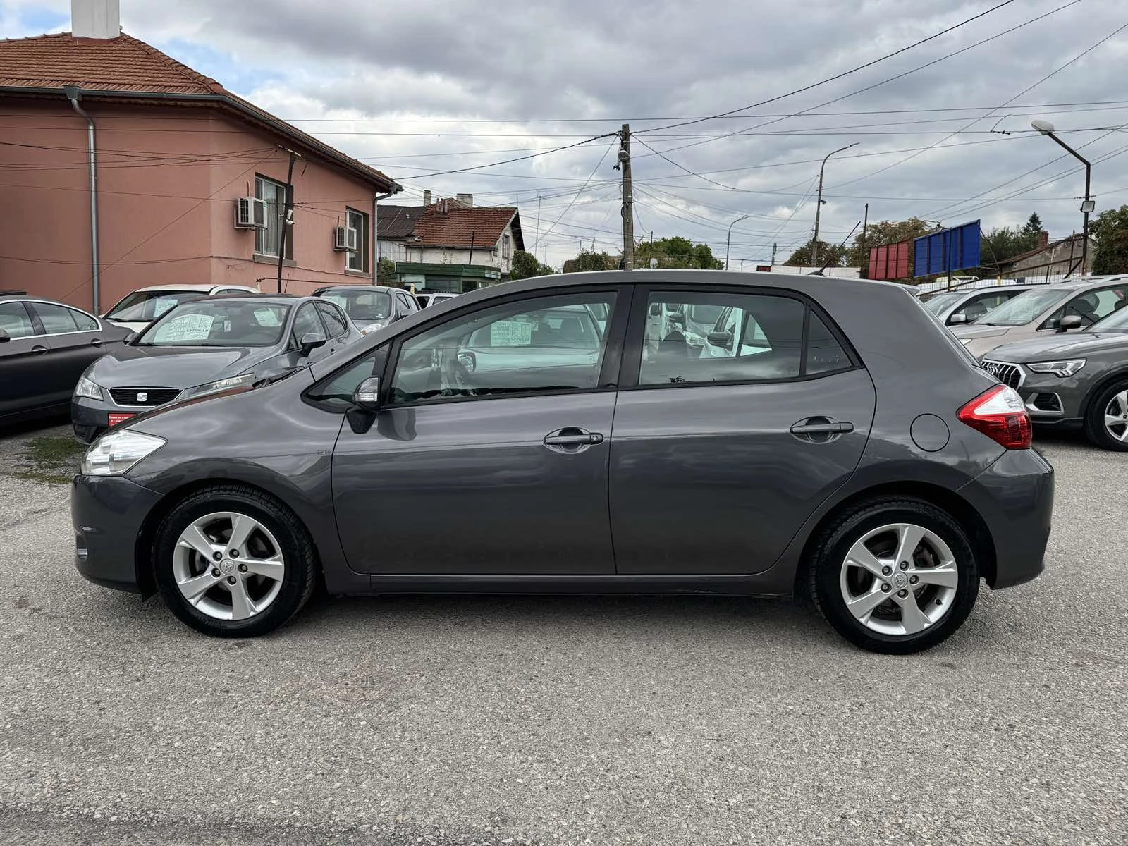 Toyota Auris 1.4D4D-FACE-АВТОМАТ.-ЛИЗИНГ, снимка 7 - Автомобили и джипове - 56326239