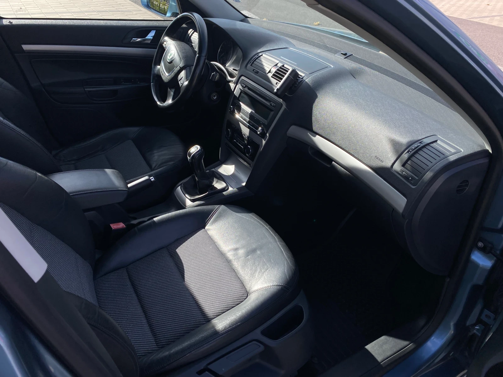 Skoda Octavia 1.6TDI, снимка 11 - Автомобили и джипове - 56514380