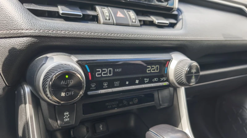 Toyota Rav4 2.5i hybrid С ГАРАНЦИЯ!!!, снимка 14 - Автомобили и джипове - 51716183
