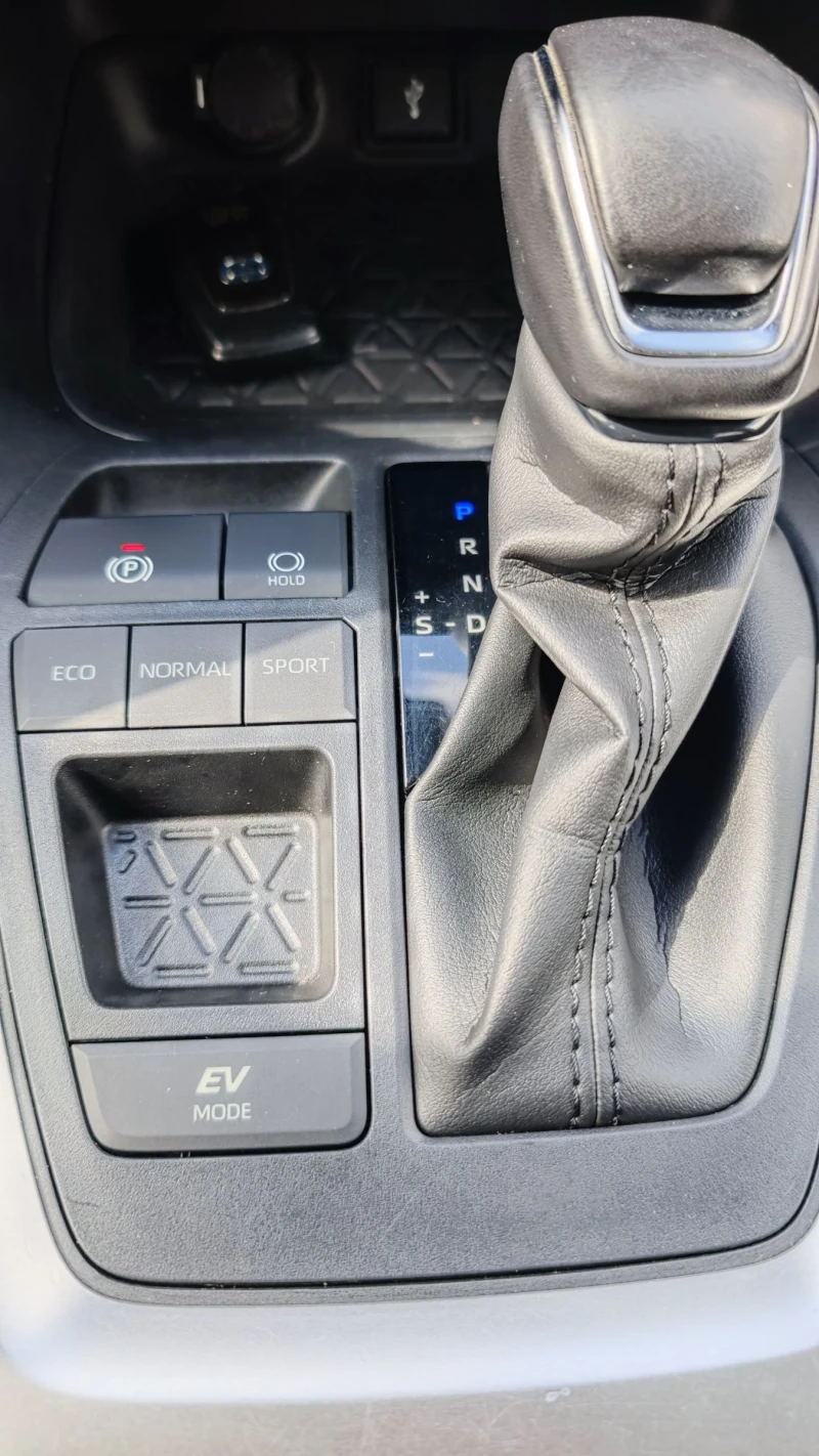 Toyota Rav4 2.5i hybrid С ГАРАНЦИЯ!!!, снимка 13 - Автомобили и джипове - 51716183