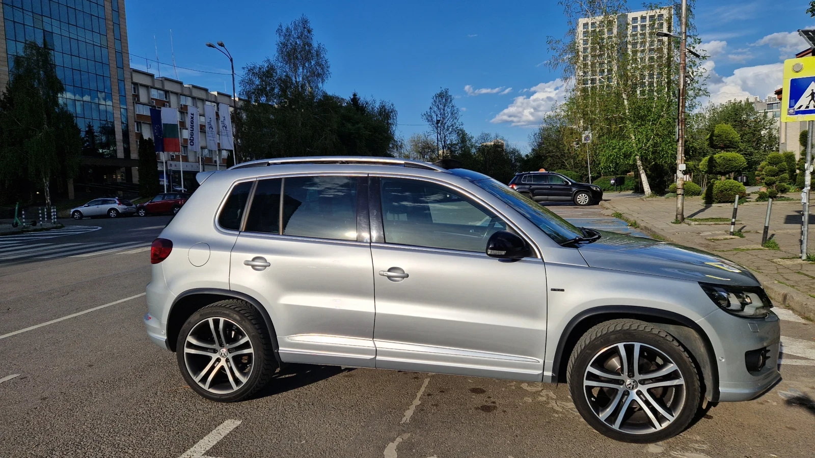 VW Tiguan Cityscape 2.0TDI, 177к.с., Pano, Xenon, Cam, Navi - изображение 4