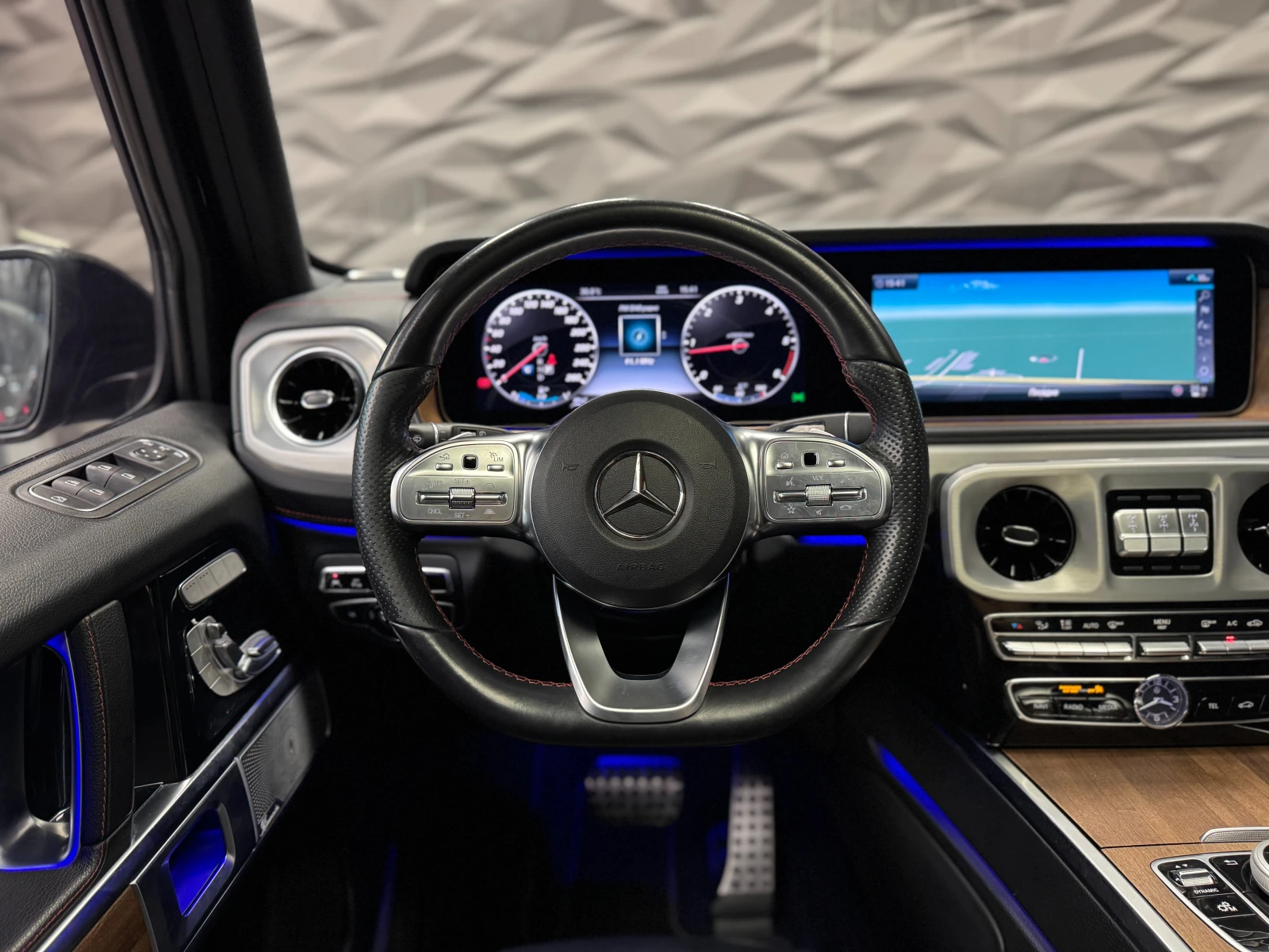 Mercedes-Benz G 400 d 3D Burm* Pano* Обухване* 360 - изображение 6