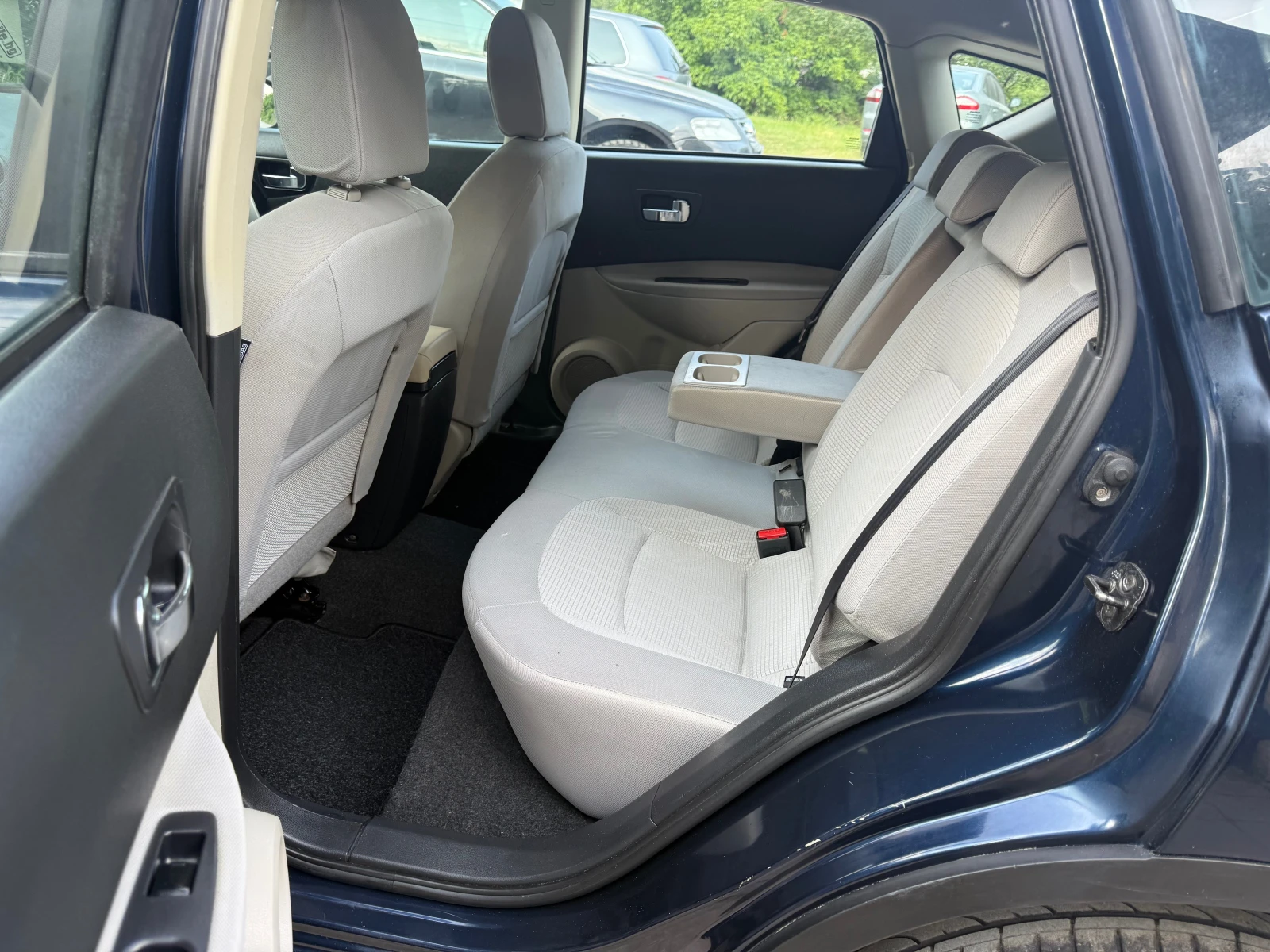 Nissan Qashqai 2.0i 4x4 FACELIVE - изображение 10