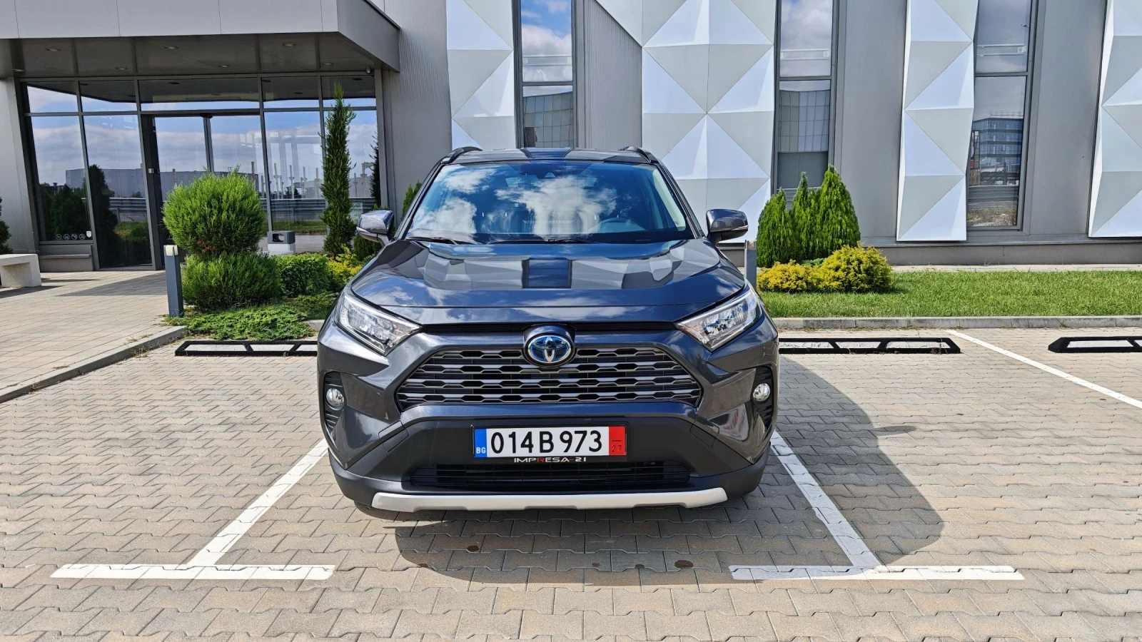 Toyota Rav4 2.5i hibrid  - изображение 2