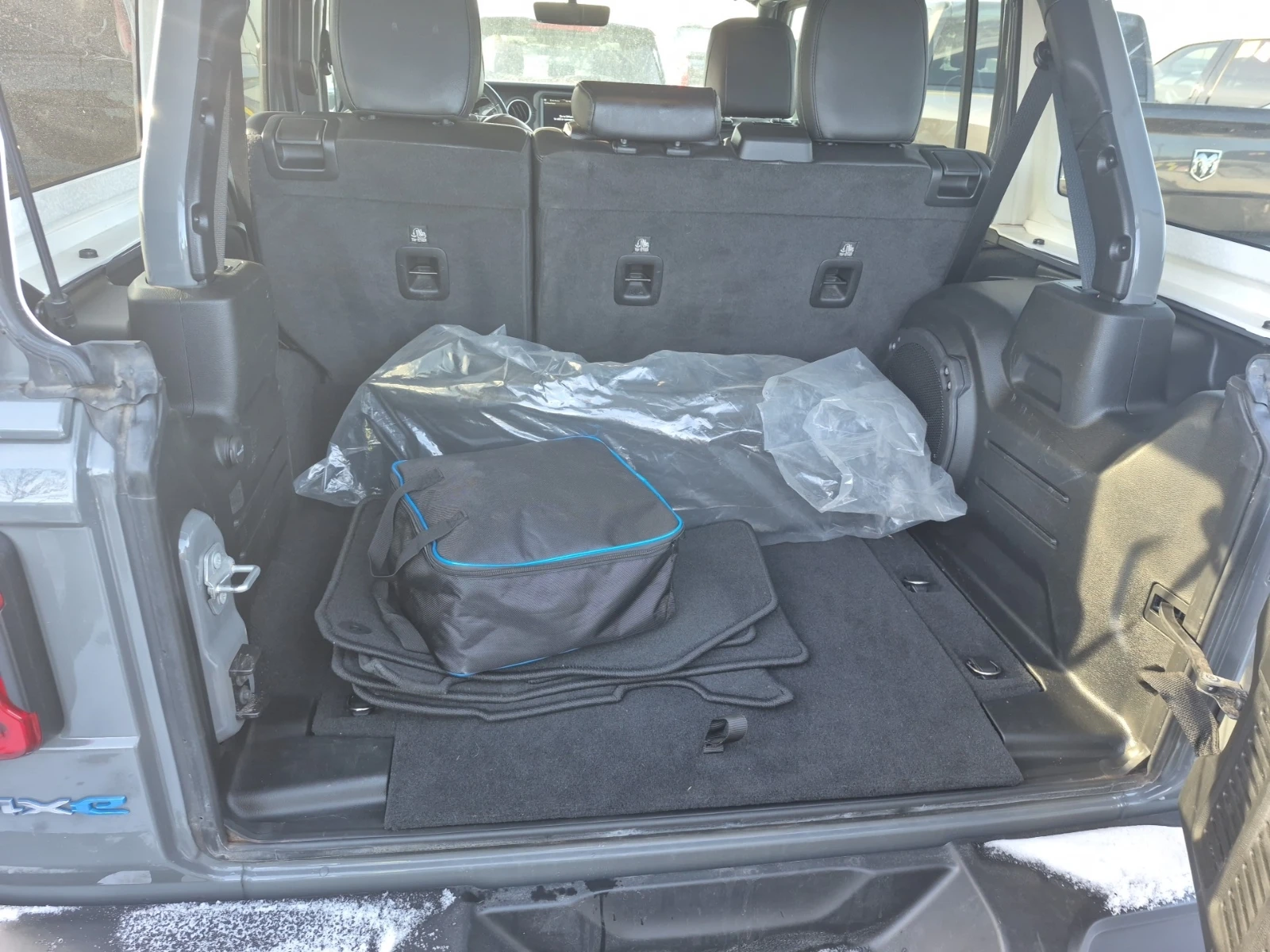 Jeep Wrangler UNLIMITED| SAHARA| CARFAX| 2����� | Mobile.bg � ����������� 14