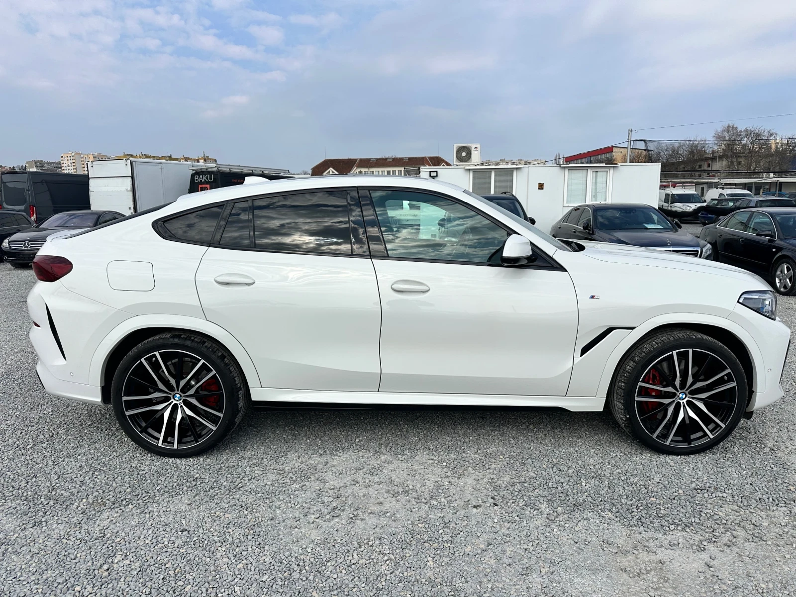 BMW X6 М50d-xDrive -SWAROVSKi-Harman.Kardon, снимка 4 - Автомобили и джипове - 53733683
