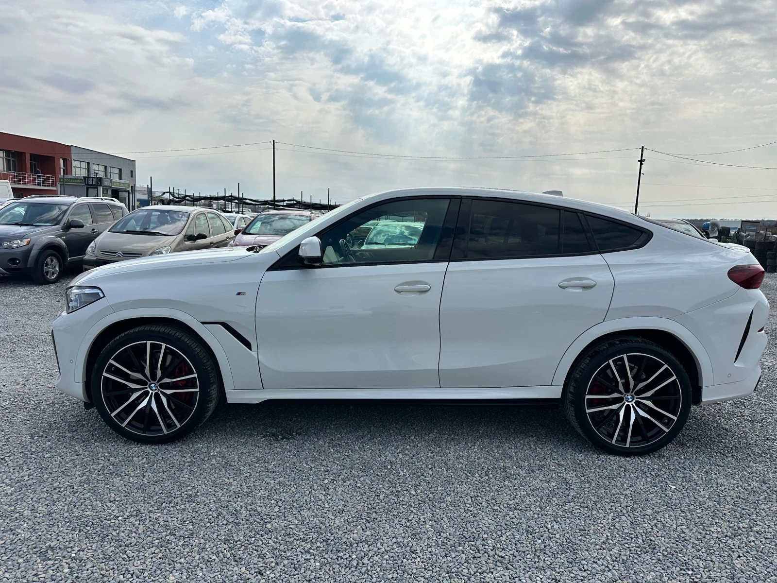 BMW X6 М50d-xDrive -SWAROVSKi-Harman.Kardon, снимка 5 - Автомобили и джипове - 53733683