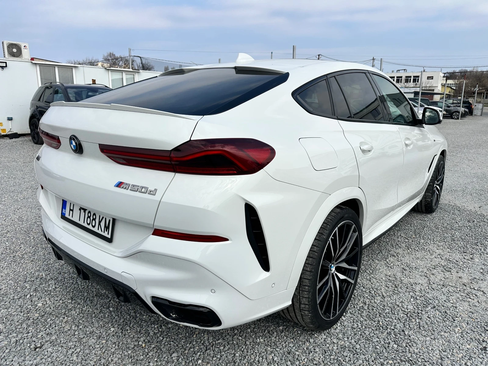 BMW X6 М50d-xDrive -SWAROVSKi-Harman.Kardon, снимка 8 - Автомобили и джипове - 53733683