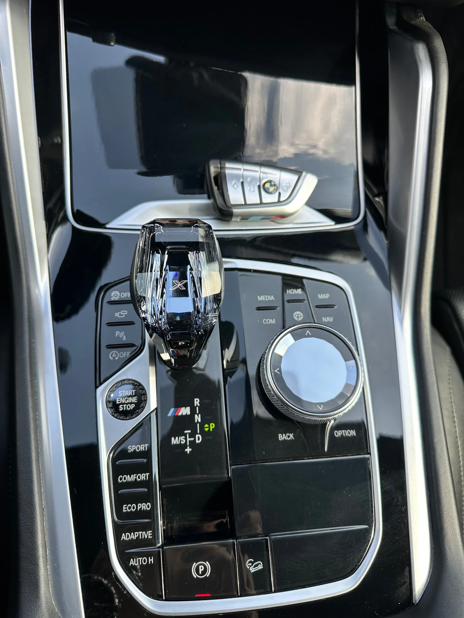 BMW X6 М50d-xDrive -SWAROVSKi-Harman.Kardon, снимка 17 - Автомобили и джипове - 53733683