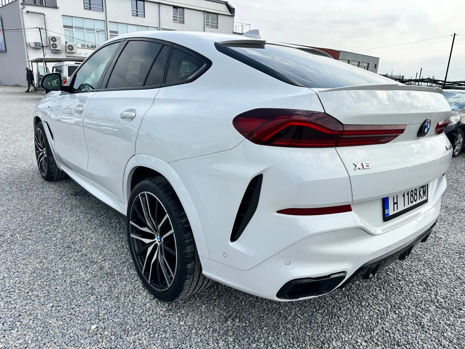 BMW X6 М50d-xDrive -SWAROVSKi-Harman.Kardon, снимка 6 - Автомобили и джипове - 53733683