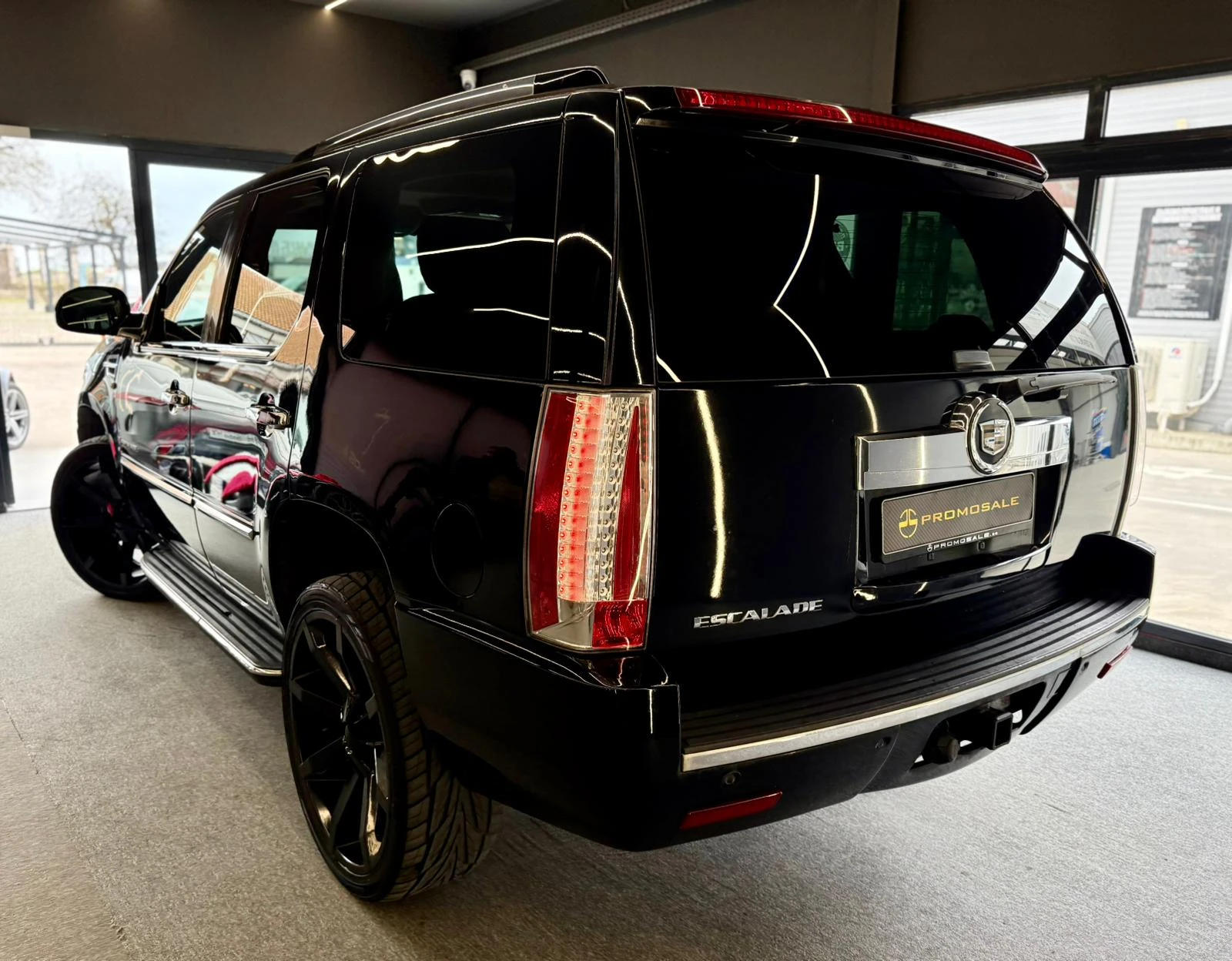 Cadillac Escalade LPG* AWD* Подгрев* Обдухване* Памет* Лизинг, снимка 5 - Автомобили и джипове - 53998559