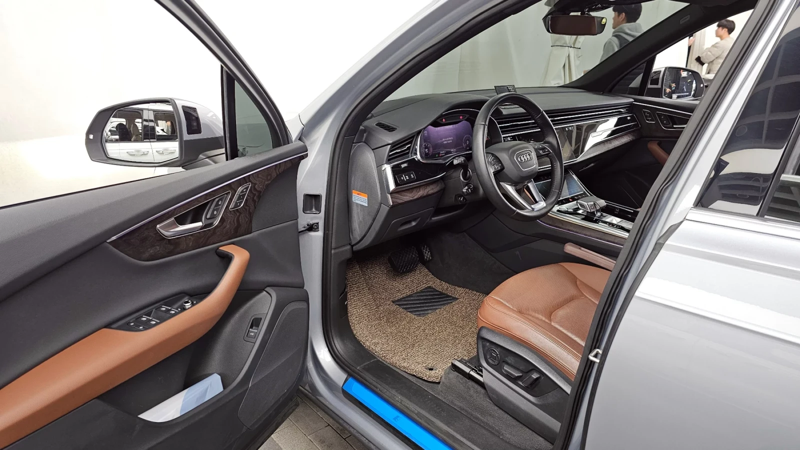 Audi Q7 2020* MATRIX* DISTRONIK* ОБДУХ* PANO* КРАЙНА ЦЕНА, снимка 8 - Автомобили и джипове - 54127358