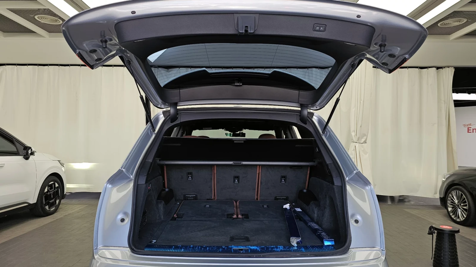 Audi Q7 2020* MATRIX* DISTRONIK* ОБДУХ* PANO* КРАЙНА ЦЕНА, снимка 16 - Автомобили и джипове - 54127358