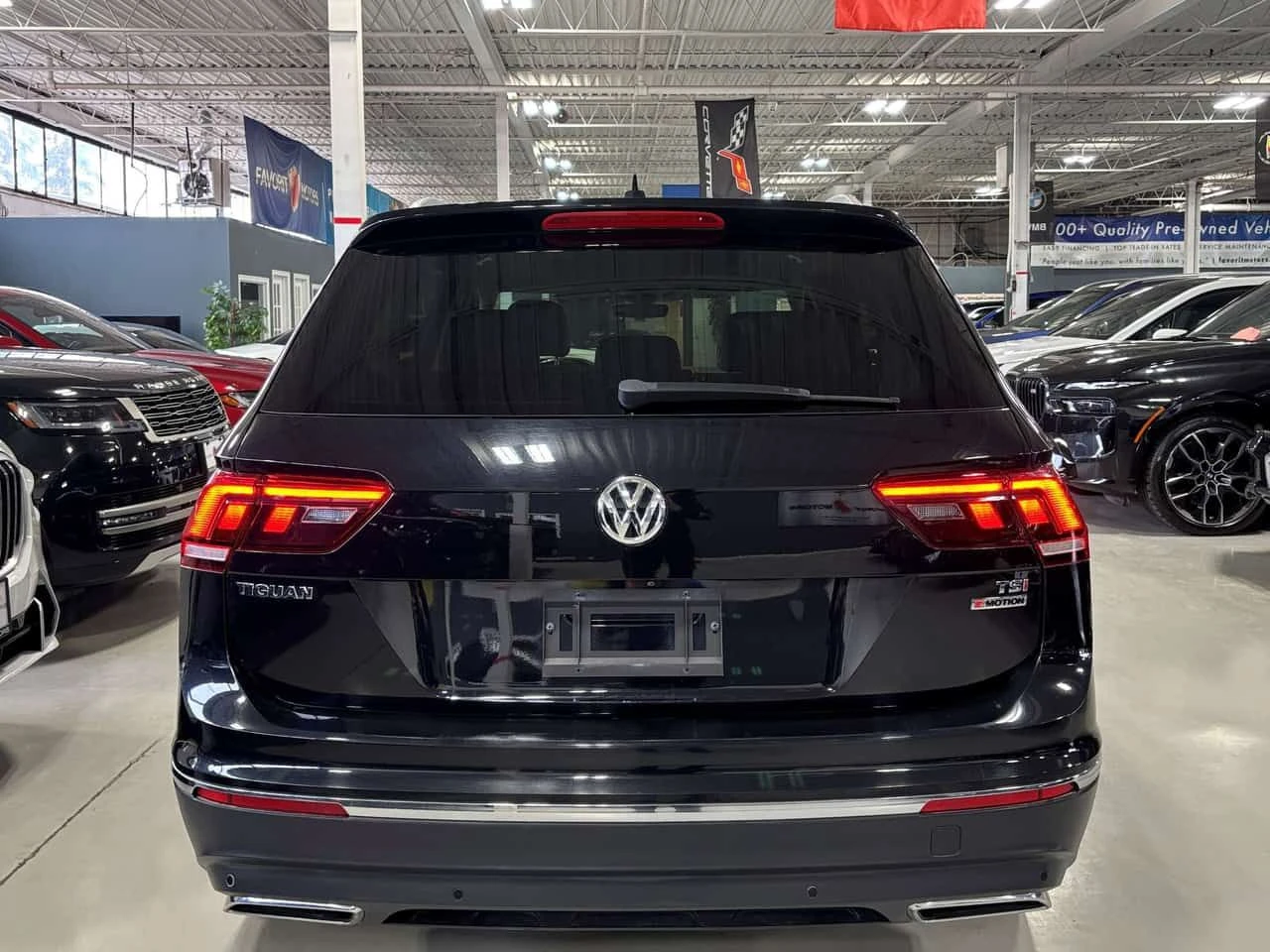 VW Tiguan * Highline| 4MOTION| NAV| FENDERAUDIO| LEATHER| PA, снимка 3 - Автомобили и джипове - 54905308