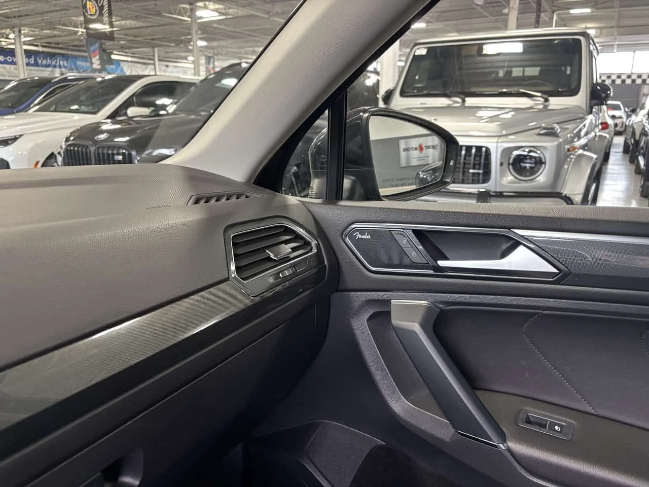 VW Tiguan * Highline| 4MOTION| NAV| FENDERAUDIO| LEATHER| PA, снимка 14 - Автомобили и джипове - 54905308