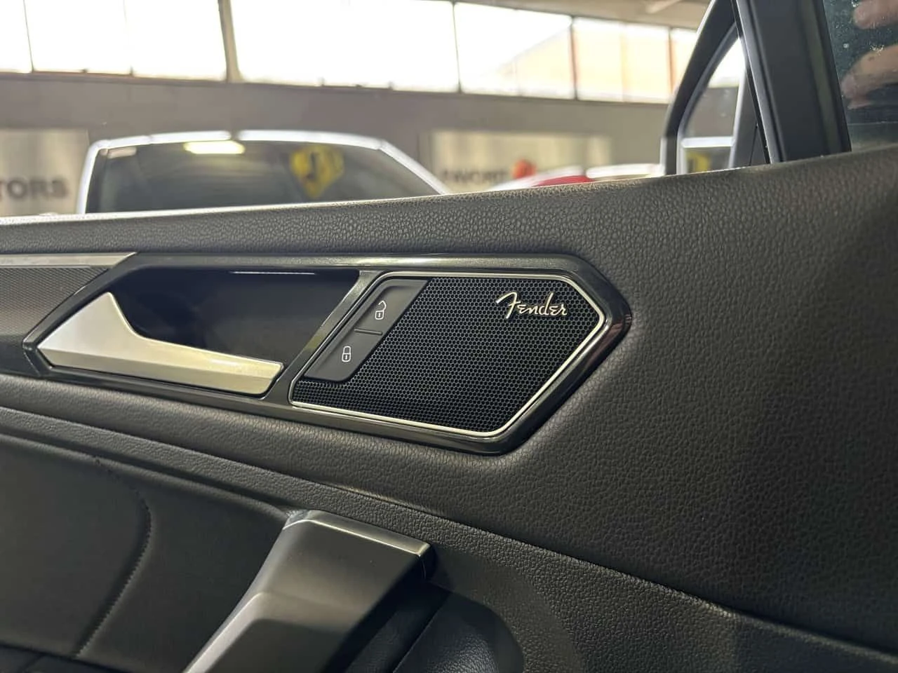 VW Tiguan * Highline| 4MOTION| NAV| FENDERAUDIO| LEATHER| PA, снимка 12 - Автомобили и джипове - 54905308