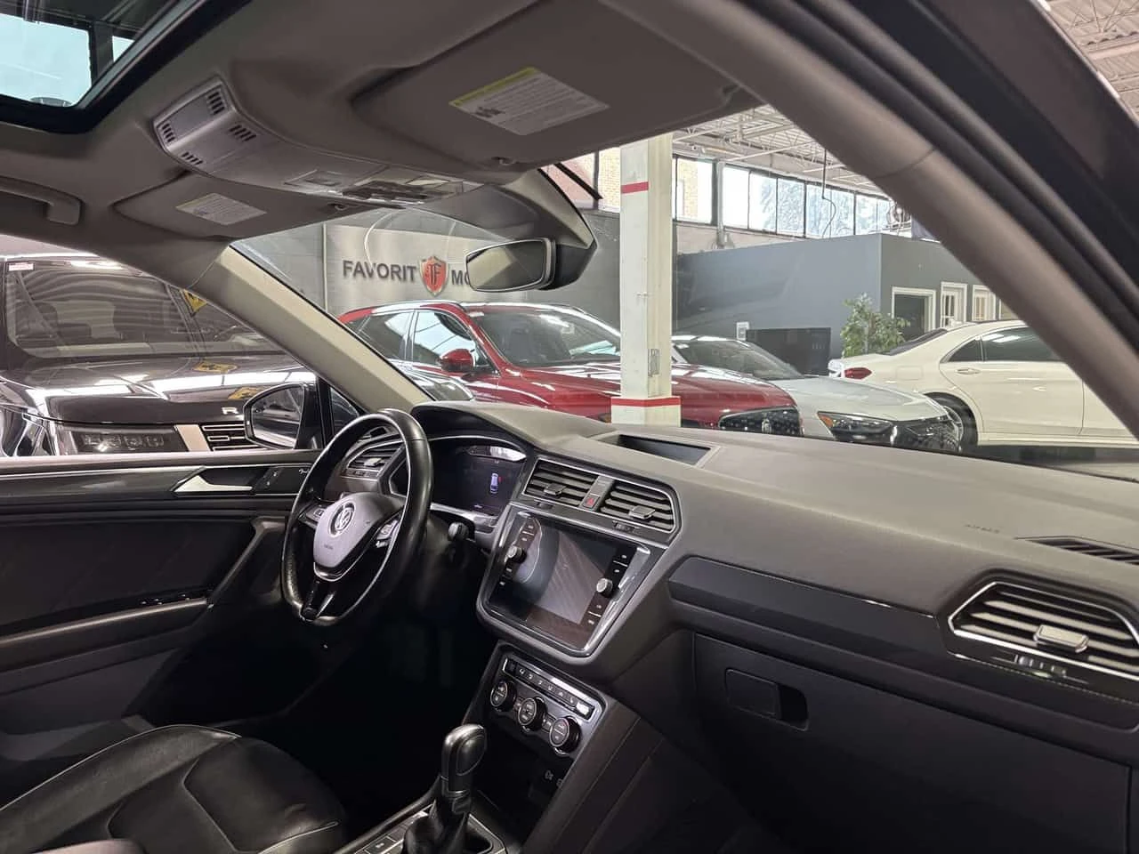 VW Tiguan * Highline| 4MOTION| NAV| FENDERAUDIO| LEATHER| PA, снимка 9 - Автомобили и джипове - 54905308