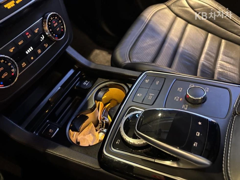 Mercedes-Benz GLE 63 AMG 4MATIC * КРАЙНА ЦЕНА* FULL * EKPAHИ* , снимка 11 - Автомобили и джипове - 55841690