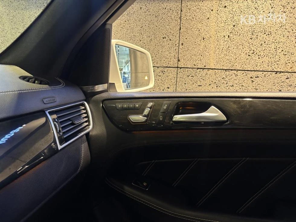 Mercedes-Benz GLE 63 AMG 4MATIC * КРАЙНА ЦЕНА* FULL * EKPAHИ* , снимка 12 - Автомобили и джипове - 55841690