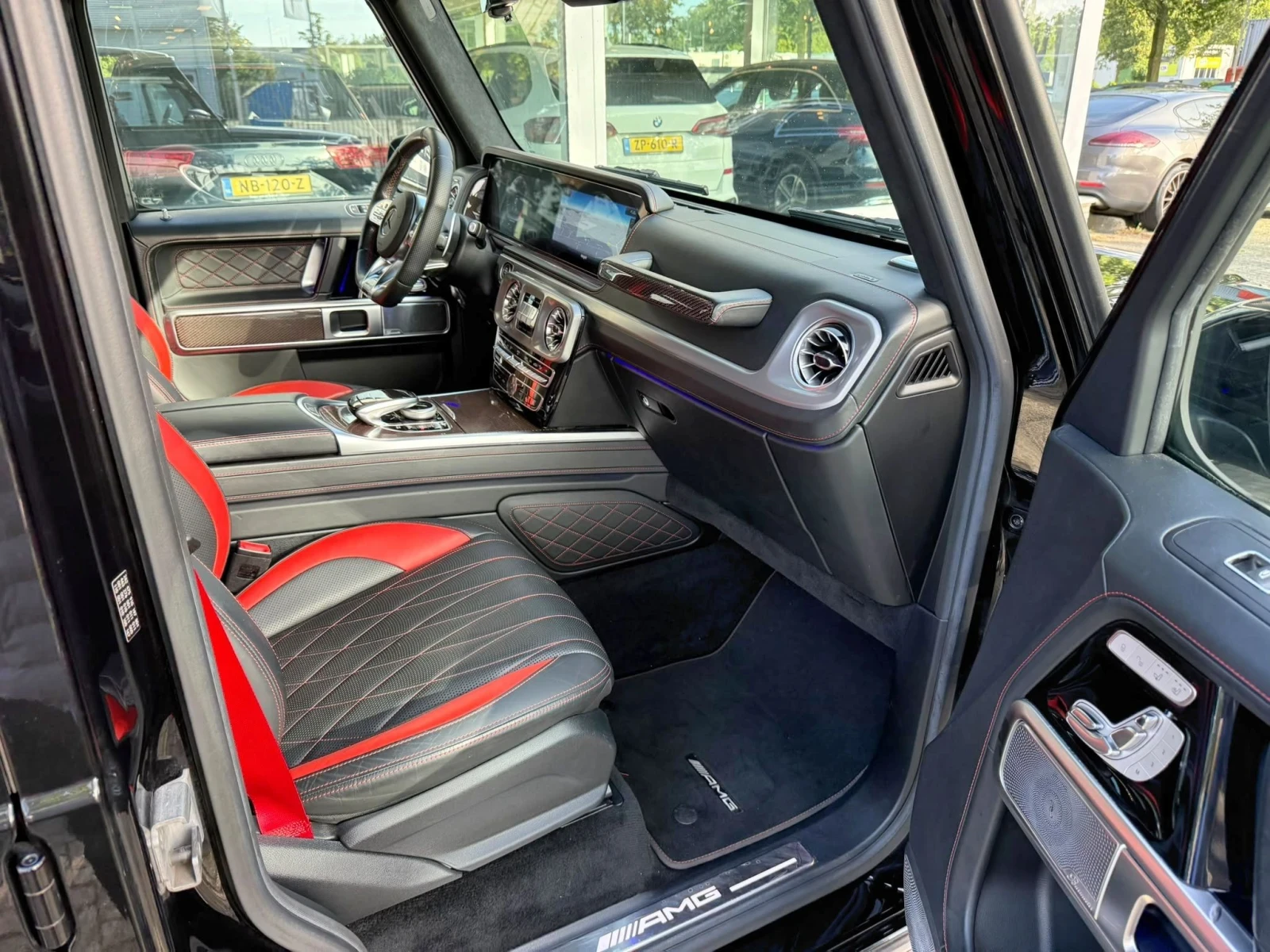 Mercedes-Benz G 63 AMG Очакван -AMG G 63 EDITION 1 / DESIGNO EXCLUSIVE / , снимка 8 - Автомобили и джипове - 56115974