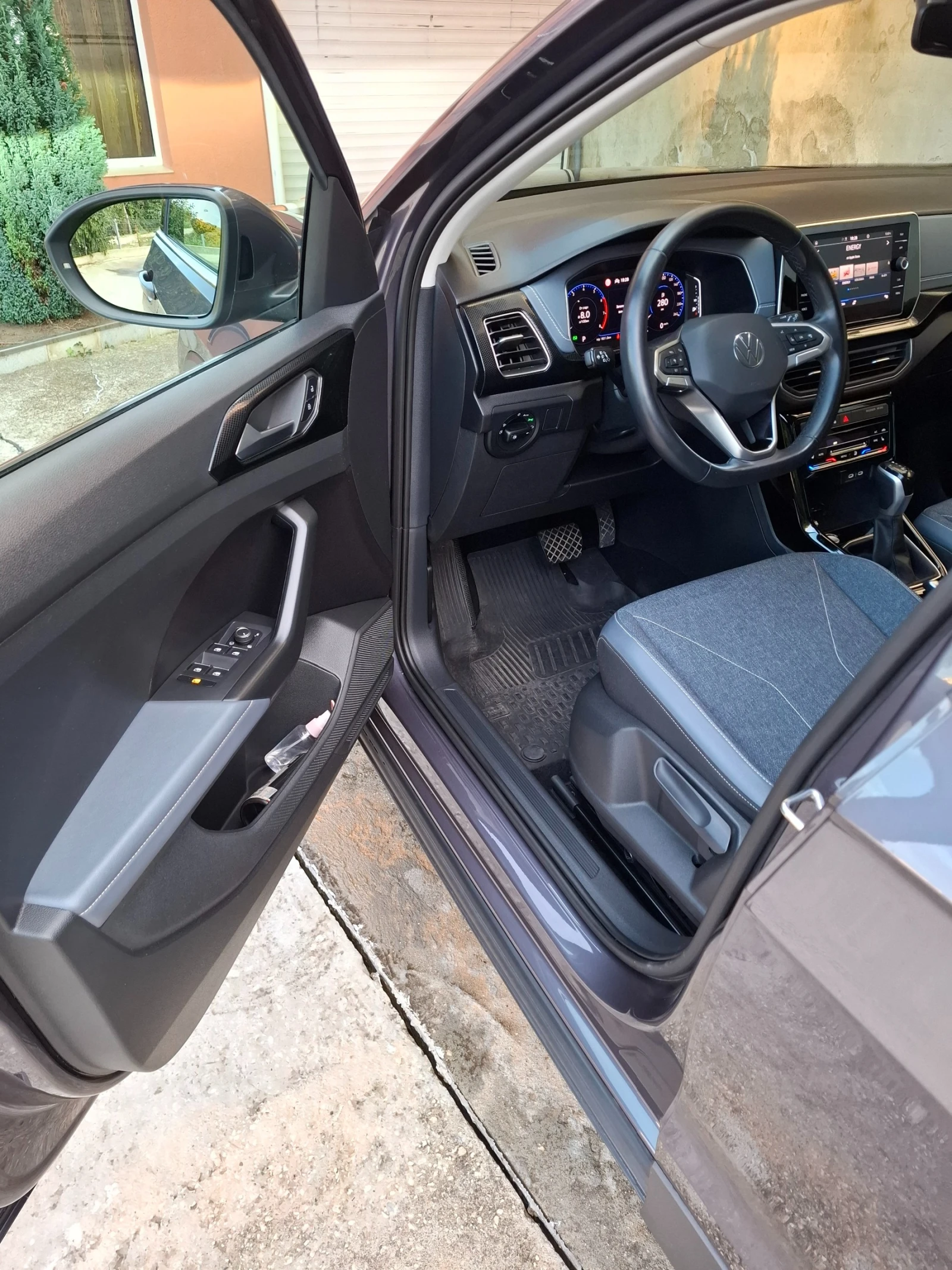 VW T-Cross Style, снимка 7 - Автомобили и джипове - 56277261