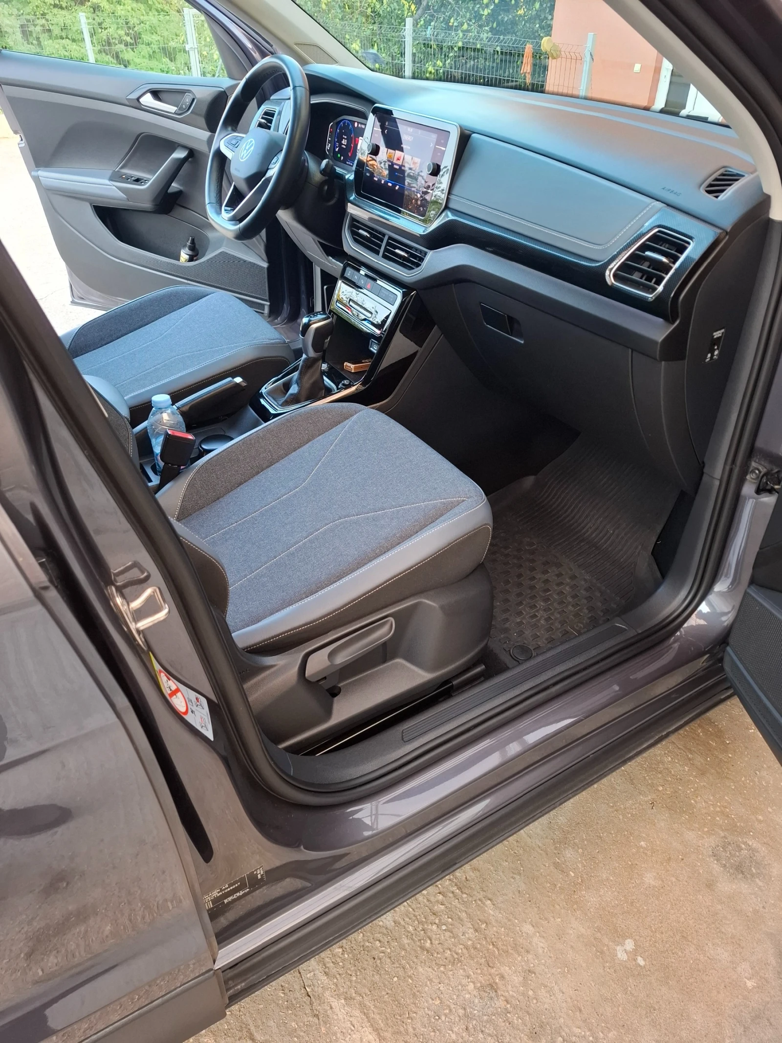 VW T-Cross Style, снимка 8 - Автомобили и джипове - 56277261