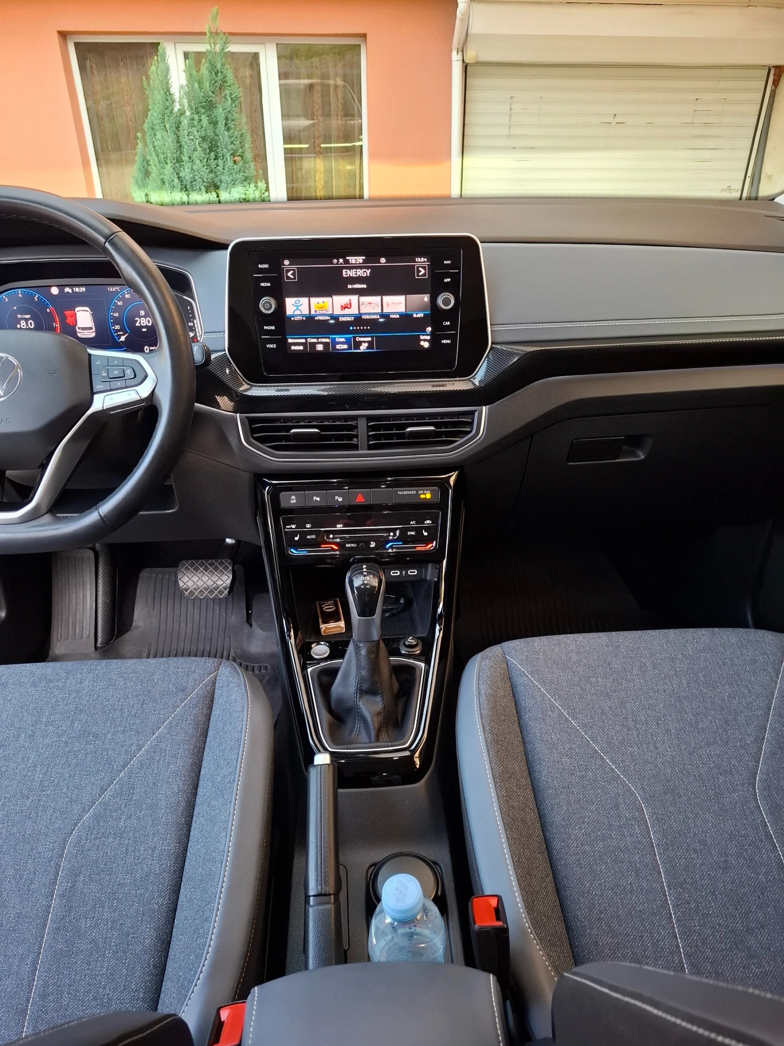 VW T-Cross Style, снимка 9 - Автомобили и джипове - 56277261