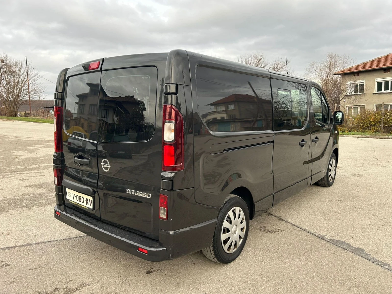 Opel Vivaro 1.6 BiTurbo - изображение 3