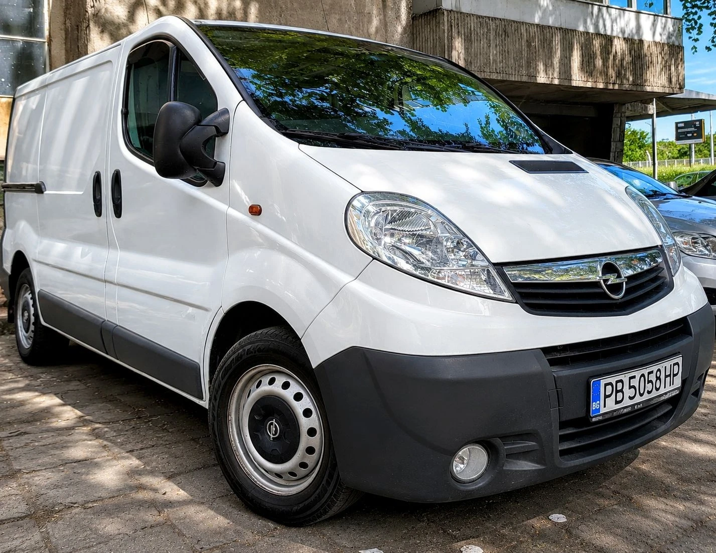 Opel Vivaro, снимка 2 - Бусове и автобуси - 54609424