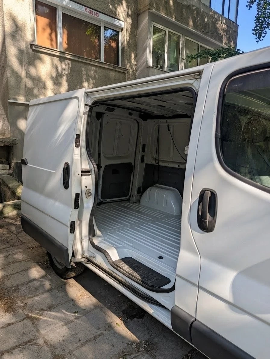 Opel Vivaro, снимка 5 - Бусове и автобуси - 54609424