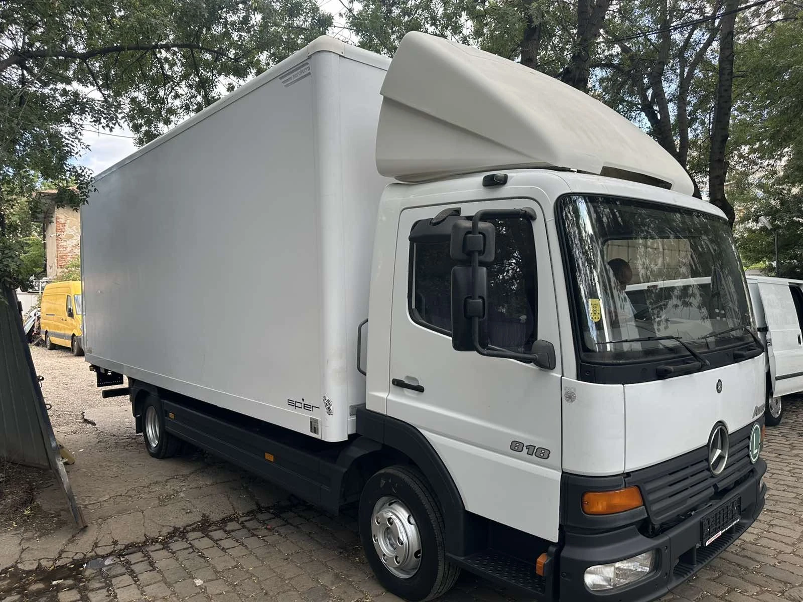 Mercedes-Benz Atego 818 - изображение 2