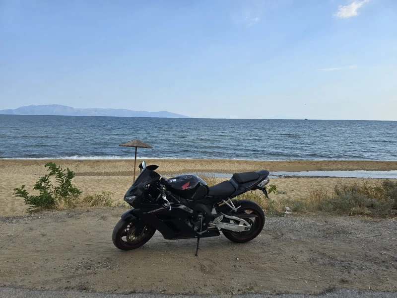 Honda Cbr 1000RR Цена до средата на декември , снимка 2 - Мотоциклети и мототехника - 51204423