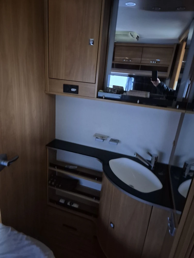 Каравана Dethleffs Camper 560, снимка 10 - Каравани и кемпери - 53385593