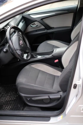 Toyota Avensis T27 Executive , снимка 4