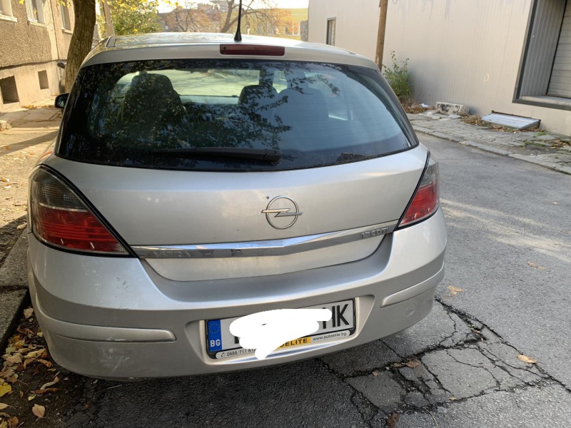Opel Astra 1.7 CDTI, снимка 2 - Автомобили и джипове - 44070324