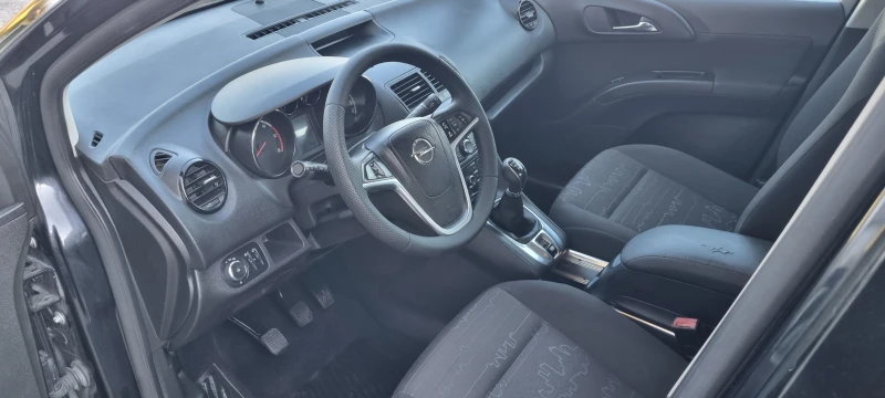 Opel Meriva 1.7 CDTI, снимка 8 - Автомобили и джипове - 47346340