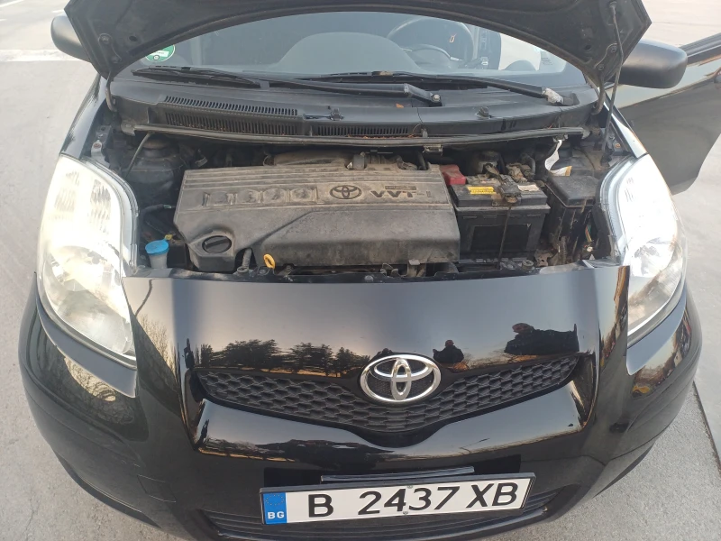 Toyota Yaris 1.3i-101ps-6speed, снимка 16 - Автомобили и джипове - 49105030